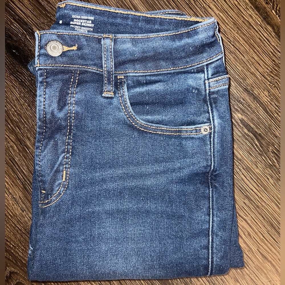 Old Navy Size 6 Extra High-Rise Rockstar Super Skinny w/ smoothing pockets